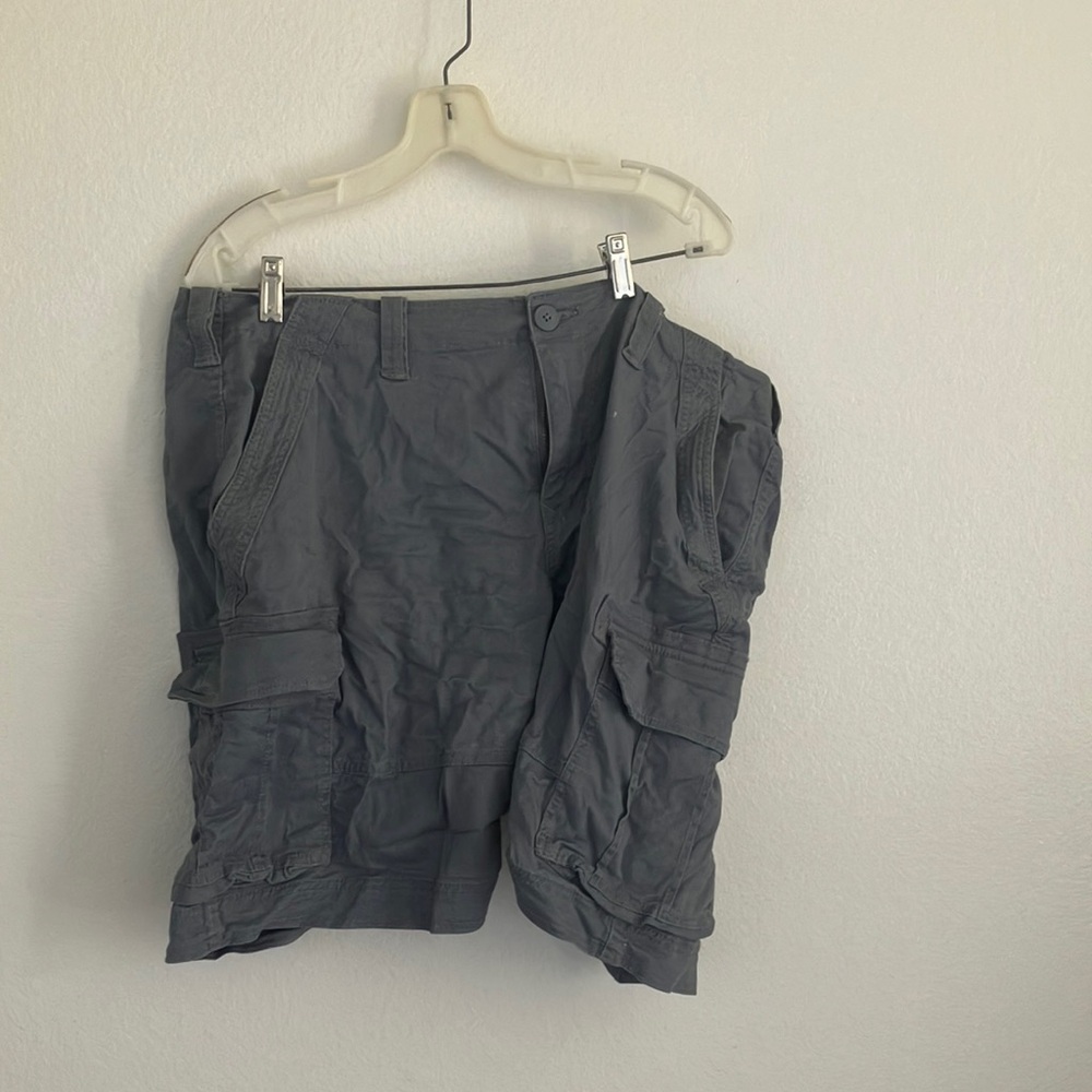 FINAL MARKDOWN Men’s George cargo shorts 40
